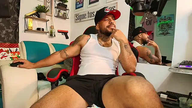 Leenar Key online show from November 21, 3:22 pm