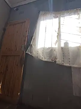 Mandindi001 online show from April 6, 12:50 pm