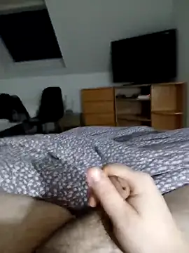 BennoSingle online show from March 12, 7:49 pm