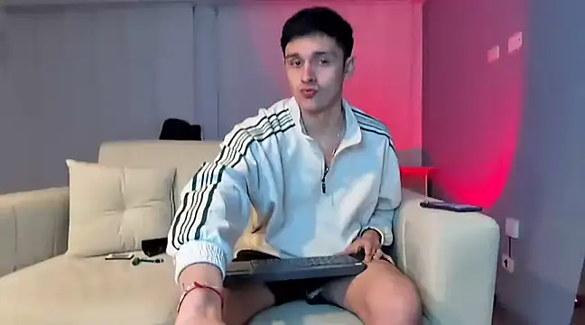 Snapshot of bastia_noooo chatting on December 11, 6:27 am bastia noooo online show from December 11, 6:27 am