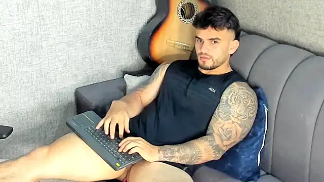 Snapshot of Ricardogo19 chatting on September 27, 1:03 am Ricardogo19 online show from September 27, 1:03 am
