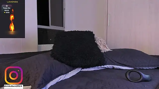 DerekOlsen online show from February 19, 3:03 am