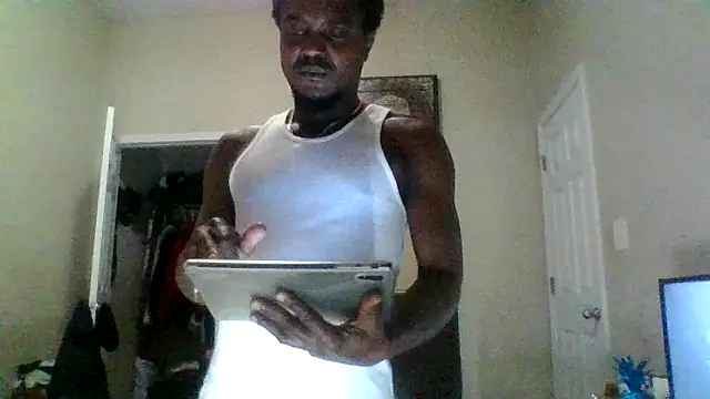 Snapshot of Hugedick0071 chatting on March 22, 4:03 am Hugedick0071 online show from March 22, 4:03 am