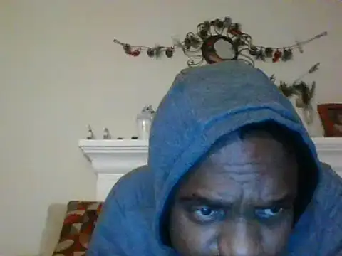 Snapshot of Hugedick0071 chatting on December 23, 7:06 am Hugedick0071 online show from December 23, 7:06 am