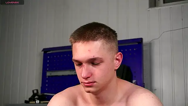 dustyn fox online show from December 18, 4:58 pm