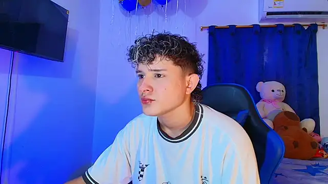 Nathan Bluee online show from March 3, 5:20 pm