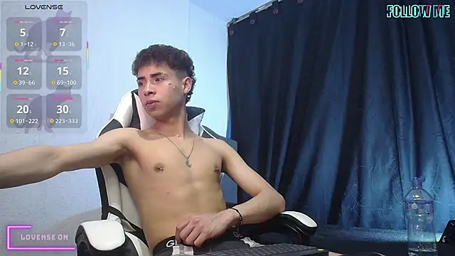 Snapshot of sexybat_twink chatting on October 9, 9:41 pm sexybat twink online show from October 9, 9:41 pm