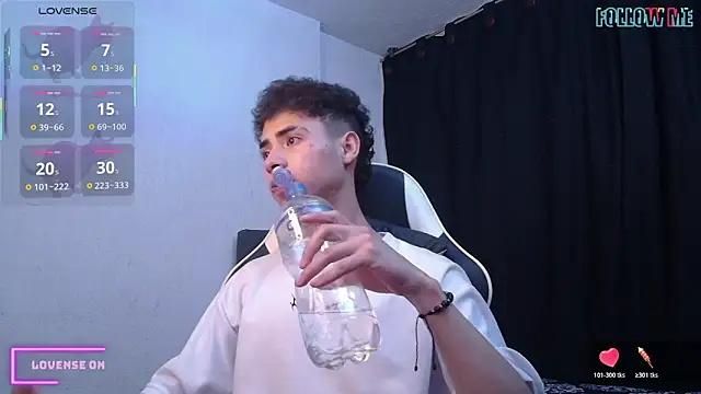 sexybat twink online show from October 29, 10:24 pm