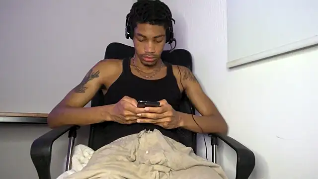 Skinnyblackman online show from May 19, 5:13 am
