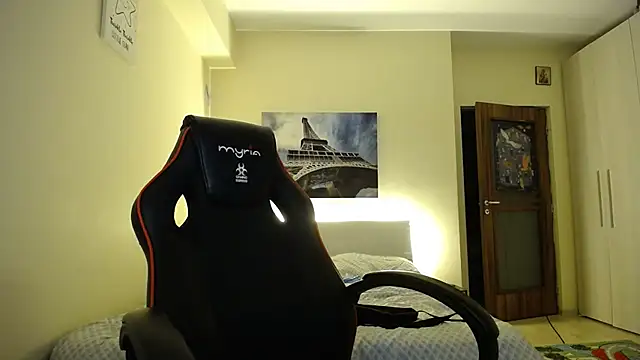 amydamarw online show from April 4, 6:38 pm