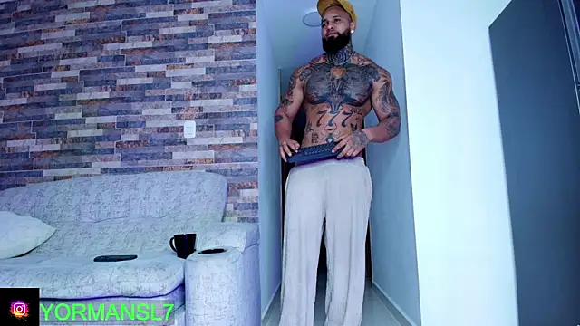 Snapshot of zaiin_diesel chatting on October 18, 11:04 am zaiin diesel online show from October 18, 11:04 am
