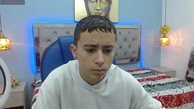 Xavii18 online show from February 25, 1:39 pm