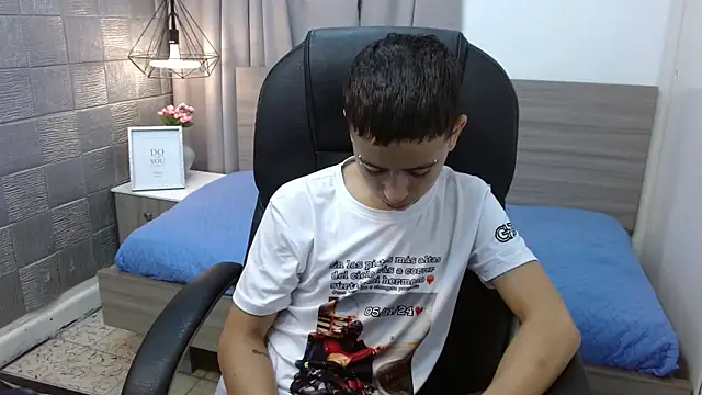 Xavii18 online show from December 5, 4:12 pm