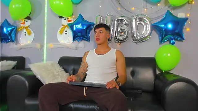 Cristopher strong online show from December 30, 12:42 pm