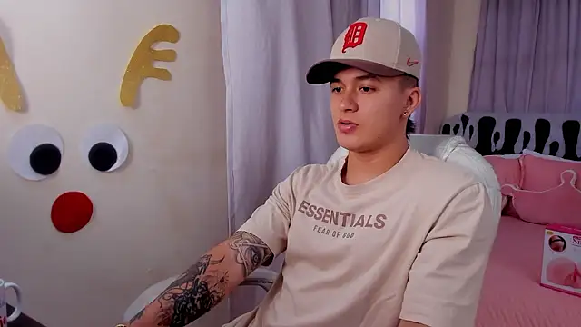 Cristopher strong online show from December 4, 1:20 pm