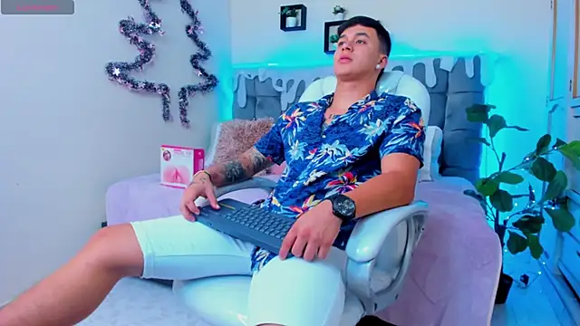 Cristopher strong online show from December 3, 12:16 pm