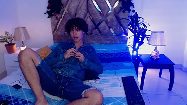 nickolas moon online show from December 16, 1:43 pm