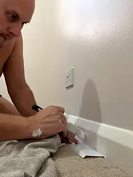 Snapshot of daddybear100 chatting on October 28, 4:31 pm daddybear100 online show from October 28, 4:31 pm