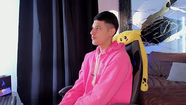 kyle smithxx online show from December 15, 5:04 am