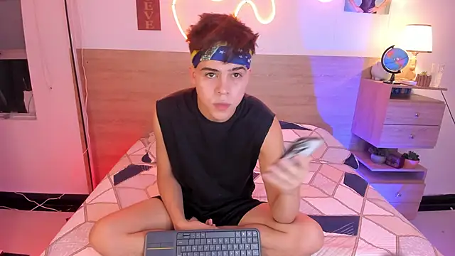 Snapshot of justinbiler chatting on October 20, 1:37 pm justinbiler online show from October 20, 1:37 pm