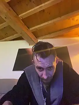 Bigkisslove online show from March 19, 4:15 am