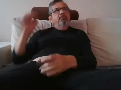 axecoman60 online show from December 4, 9:07 am