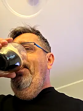 axecoman60 online show from December 19, 10:23 am