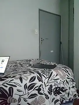 Snapshot of Userio072 chatting on February 5, 2:37 pm Userio072 online show from February 5, 2:37 pm