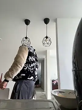 thomas gun online show from December 4, 4:03 pm