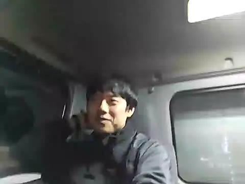 whitebriefboy online show from December 19, 3:42 pm