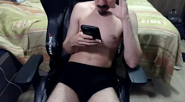 Snapshot of ViniBruv chatting on March 9, 7:23 am ViniBruv online show from March 9, 7:23 am