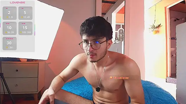 santyago taylor online show from June 16, 9:17 pm
