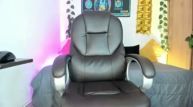 mikee scooth online show from December 3, 2:56 am