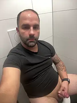 Snapshot of Loveboy_1987 chatting on October 10, 1:38 pm Loveboy 1987 online show from October 10, 1:38 pm