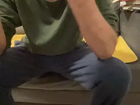 4small4inchlol online show from January 11, 4:11 pm