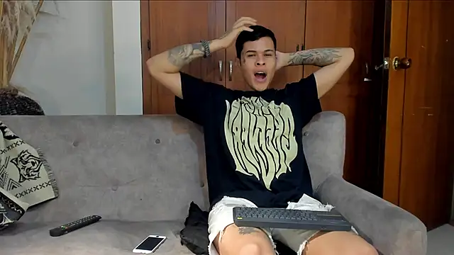 Snapshot of jamesinked_ chatting on October 29, 1:30 am jamesinked  online show from October 29, 1:30 am