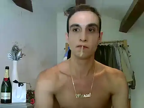 Snapshot of Lepetitmarcel chatting on October 19, 11:46 am Lepetitmarcel online show from October 19, 11:46 am