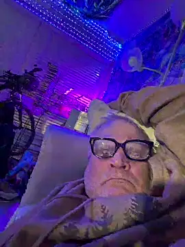 Mimmoromeo1973 online show from February 5, 7:48 am