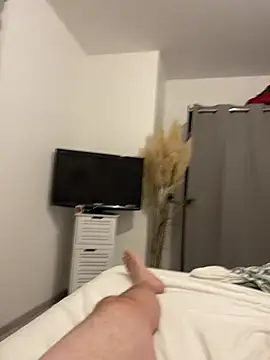 plaisir85 online show from February 5, 5:32 pm