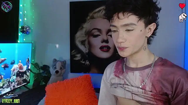 maxiy 001 online show from May 28, 4:10 am