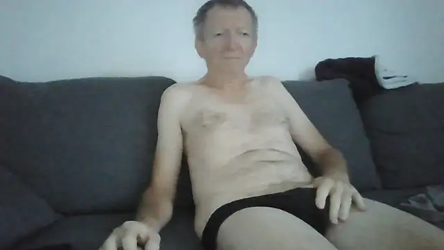 naturiste974 online show from July 7, 4:34 am
