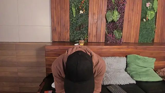 Andy Joy  online show from March 30, 12:06 pm