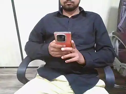 Snapshot of Ishan003 chatting on February 11, 9:53 am Ishan003 online show from February 11, 9:53 am