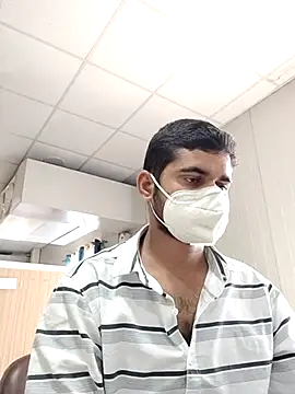 Snapshot of Ishan003 chatting on February 26, 5:20 am Ishan003 online show from February 26, 5:20 am