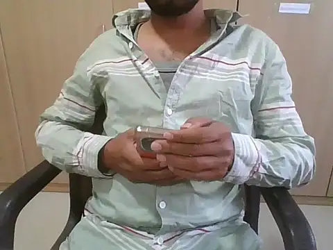 Snapshot of Ishan003 chatting on March 14, 10:39 am Ishan003 online show from March 14, 10:39 am