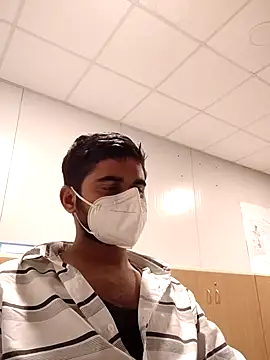 Snapshot of Ishan003 chatting on December 18, 3:44 pm Ishan003 online show from December 18, 3:44 pm