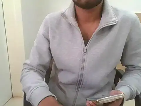 Snapshot of Ishan003 chatting on January 19, 4:44 am Ishan003 online show from January 19, 4:44 am