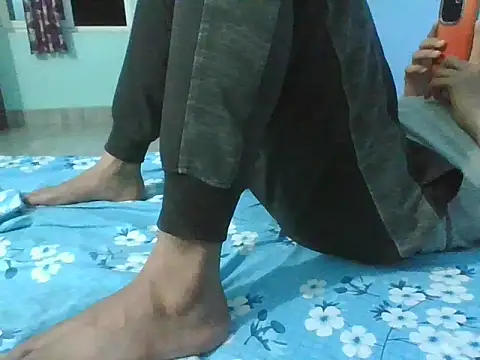 Snapshot of Ishan003 chatting on September 19, 1:55 pm Ishan003 online show from September 19, 1:55 pm