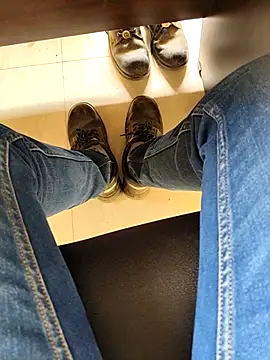 Ishan003 online show from March 8, 9:46 am