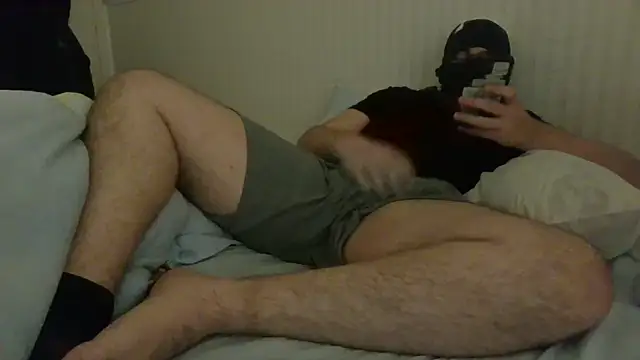 Snapshot of gyr001 chatting on February 23, 5:25 pm gyr001 online show from February 23, 5:25 pm